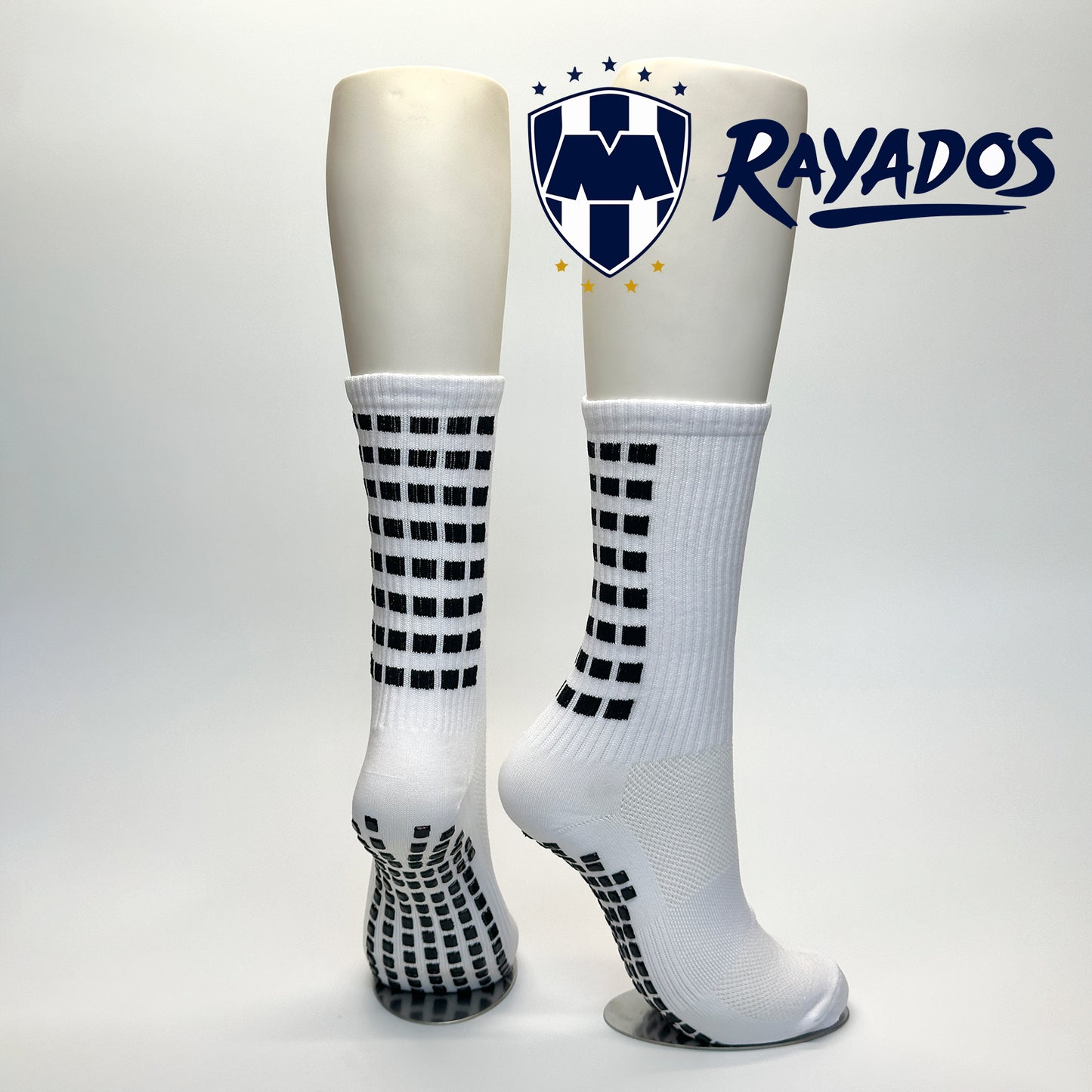 Calcetas personalizadas de deportivas color blancas con antideslizante para jugadores de rayados.