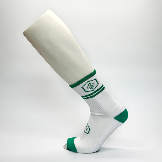 Calceta blanca con logo y detalles en verde