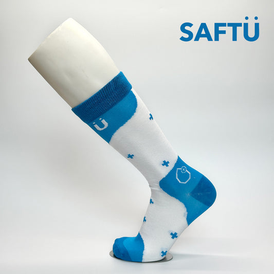 Calcetas personalizadas tradicionales color blanco con iconos en azul para la empresa SAFTU.